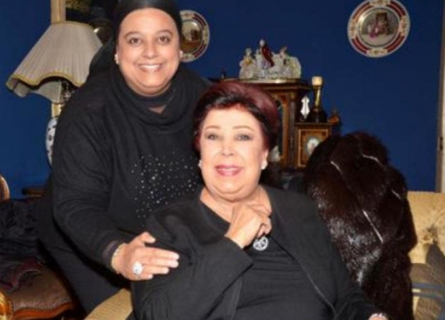 اصابة فنانة مصرية شهيرة يثير القلق لدى مخالطيها بعد اشتراكهم في مسلسل رمضاني