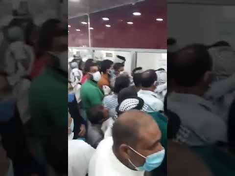 العمل تعفي مسؤولاً لسوء تصرفه مع خطر كورونا