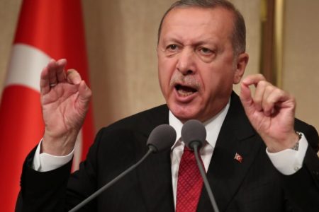 تركيا: مستعدون لتقديم المساعدة على خلفية حادثة جنوح سفينة في قناة السويس