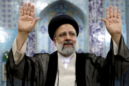 رئيسي يستهل جولاته على المحافظات بزيارة الأحواز