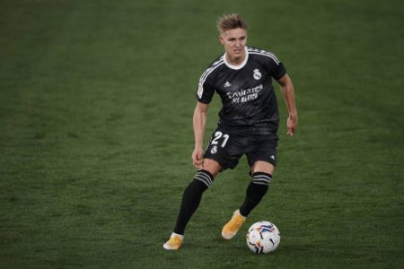 مارتين أوديغارد يرحل عن ريال مدريد.. بعد راموس وفاران
