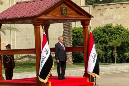 عبد اللطيف رشيد يتسلم قصر السلام