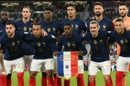 فيروس الإبل يضرب المنتخب الفرنسي قبل نهائي مونديال قطر 2022